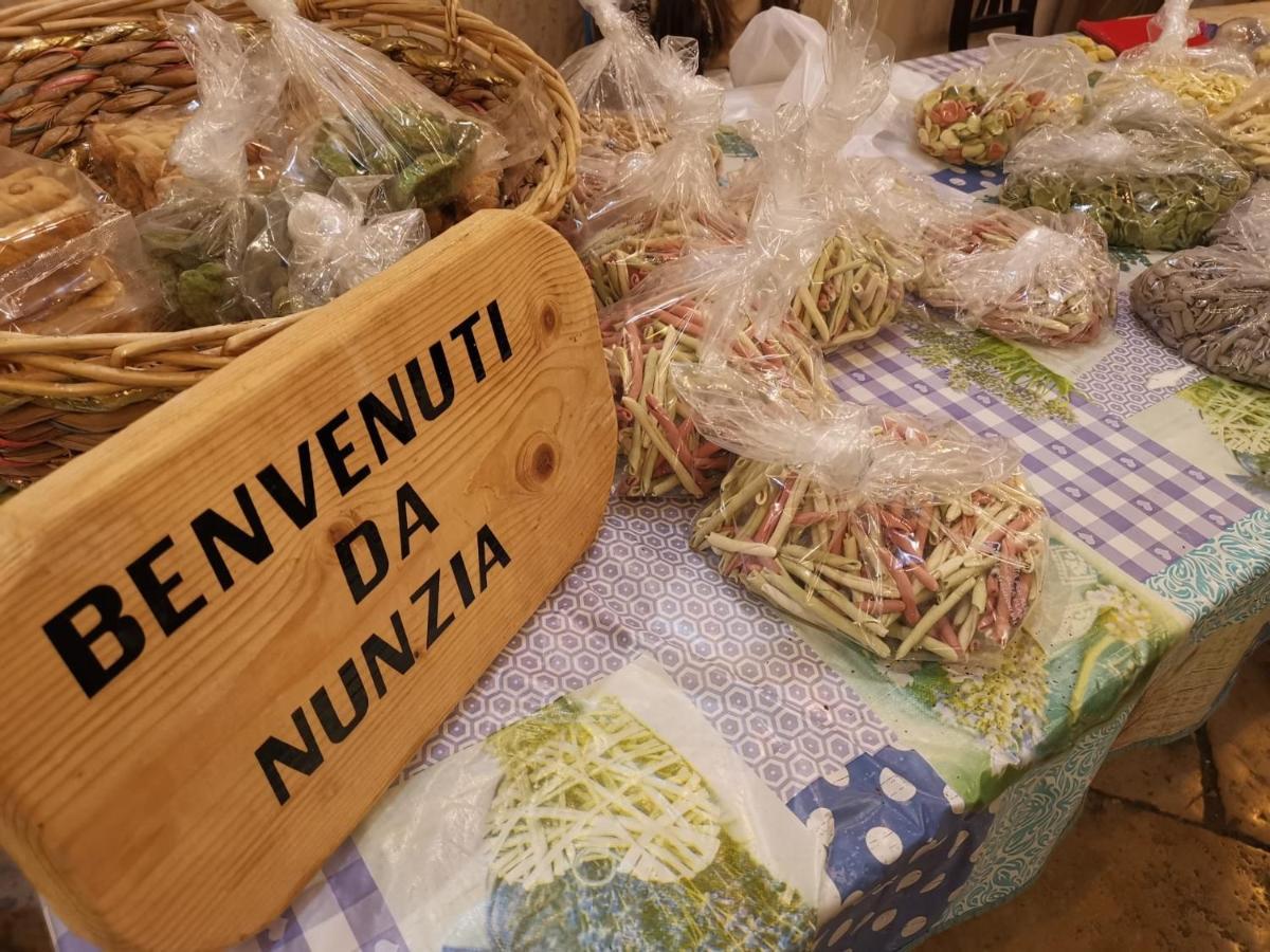 Apartament La Casa Delle Tradizioni Bari Zewnętrze zdjęcie